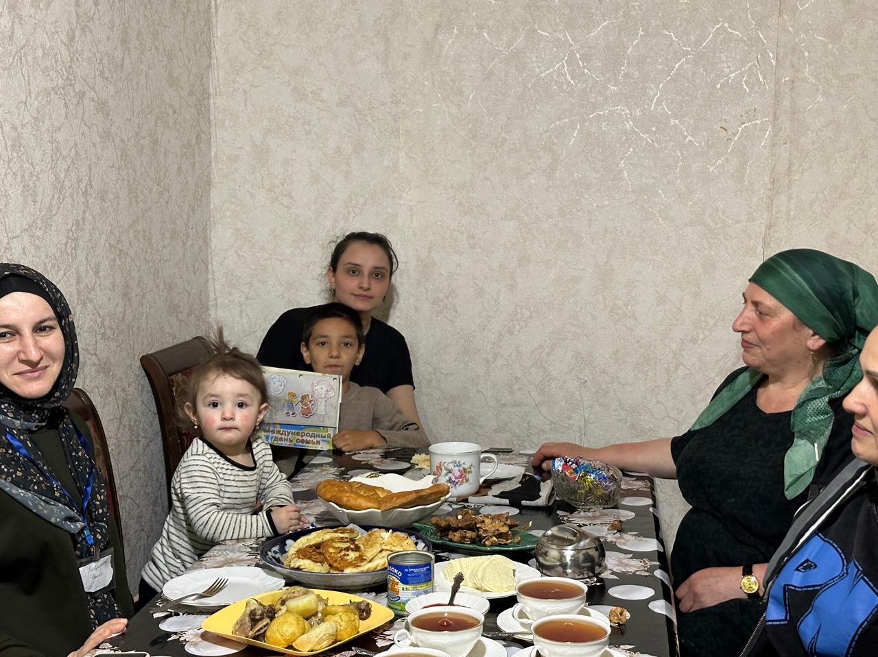 Поздравили многодетные семьи